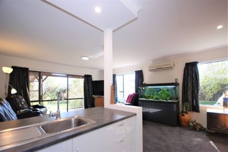 Photo of property in 15 Karaka Road, Waikari, 7420