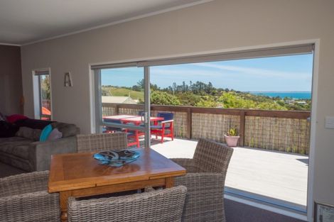 Photo of property in 11 Nancy Wake Place, Cable Bay, 0420