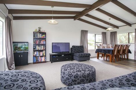 Photo of property in 142 Moire Road, West Harbour, Auckland, 0618