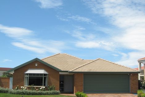 Photo of property in 72 Aston Drive, Waimairi Beach, Christchurch, 8083