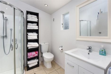 Photo of property in 30 Russell Street, Stanley Point, Auckland, 0624