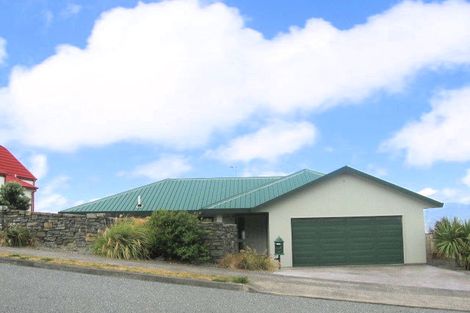 Photo of property in 83 Ashton Fitchett Drive, Brooklyn, Wellington, 6021