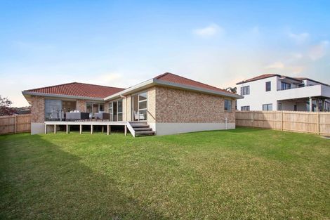 Photo of property in 11 Conacher Close, East Tamaki Heights, Auckland, 2016