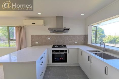 Photo of property in 2/174 Lake Road, Northcote, Auckland, 0627