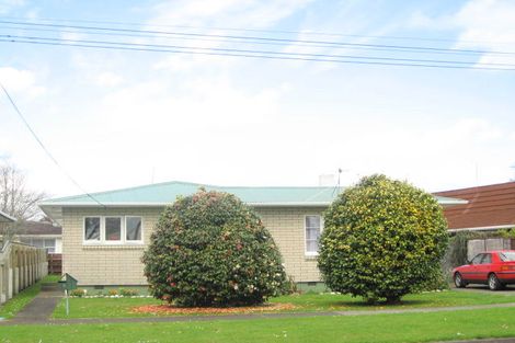 Photo of property in 6 Woodleigh Street, Frankleigh Park, New Plymouth, 4310