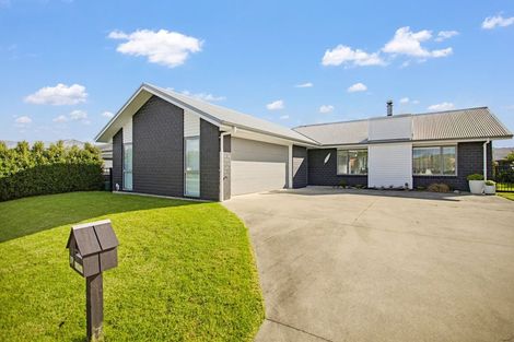 Photo of property in 89 Kupe Drive, Whitianga, 3510