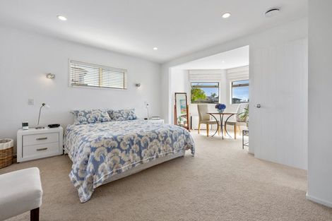 Photo of property in 10a Scarboro Terrace, Murrays Bay, Auckland, 0630