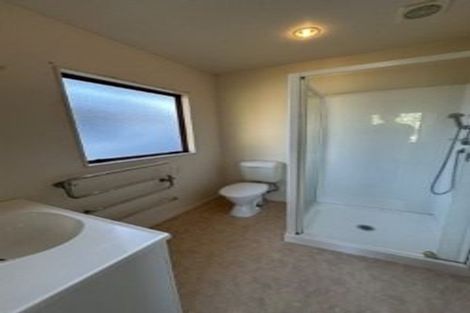 Photo of property in 31 Copplestone Place, New Lynn, Auckland, 0600