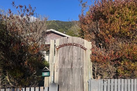 Photo of property in 90 Wellington Street, Picton, 7220