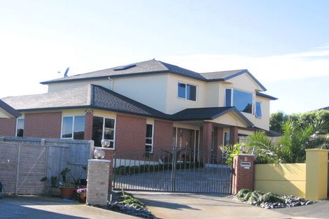 Photo of property in 6 Canonbie Place, East Tamaki Heights, Auckland, 2016