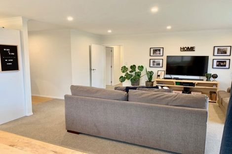Photo of property in 25 Dreaver Drive, Waitara, 4320