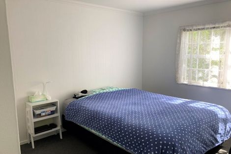 Photo of property in 5 Colin Wild Place, Glenfield, Auckland, 0629