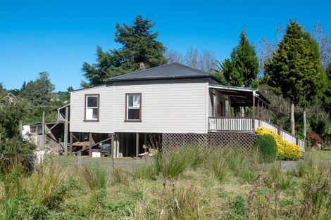 Photo of property in 27 Tongaporutu Road, Ohura, 3926