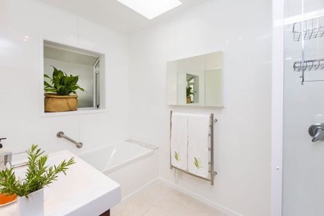 Photo of property in 11 Kiwi Street, Heretaunga, Upper Hutt, 5018