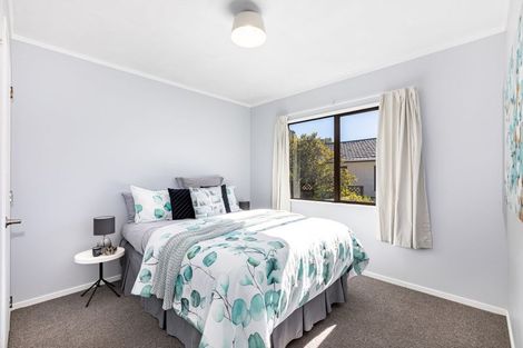 Photo of property in 58 Albatross Close, Whitby, Porirua, 5024
