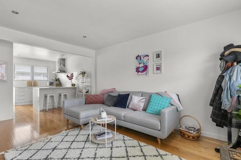 Photo of property in 19 Church Street, Northcote Point, Auckland, 0627