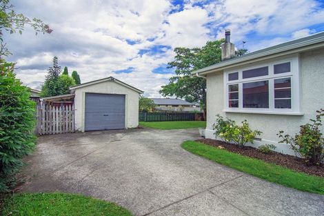 Photo of property in 6 Lansdowne Crescent, Lansdowne, Masterton, 5810