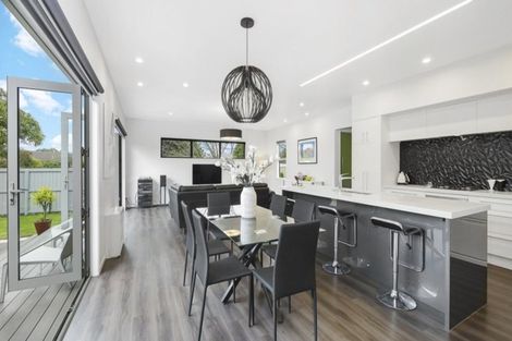 Photo of property in 37 Royal Park Drive, Parklands, Christchurch, 8083