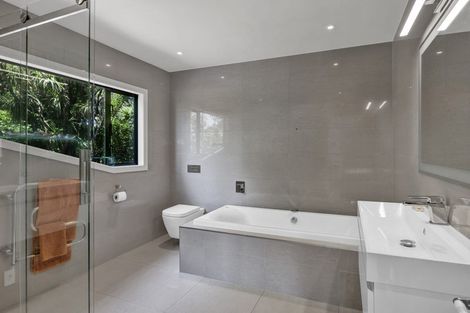 Photo of property in 70a Morley Street, New Plymouth, 4310