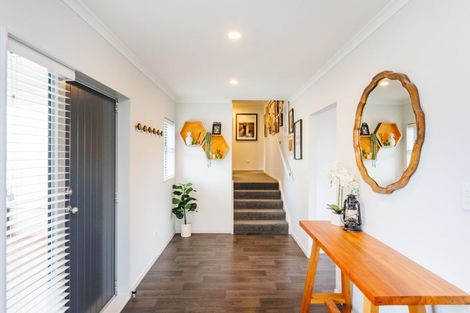 Photo of property in 103 Cashmere Drive, Fitzherbert, Palmerston North, 4410