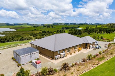 Photo of property in 24 Karakanui Road, Tinopai, Matakohe, 0593