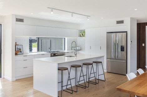 Photo of property in 7 Winning Post Place, Halswell, Christchurch, 8025