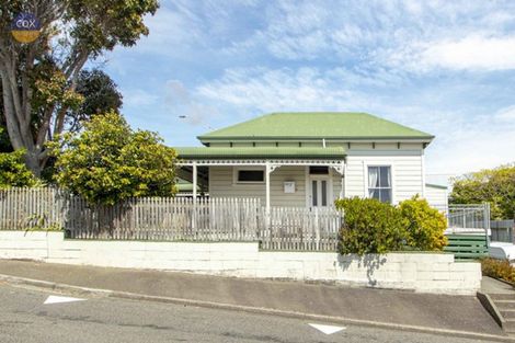 Photo of property in 27 Napier Terrace, Hospital Hill, Napier, 4110