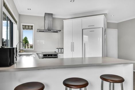 Photo of property in 1/276 Mangorei Road, Merrilands, New Plymouth, 4312