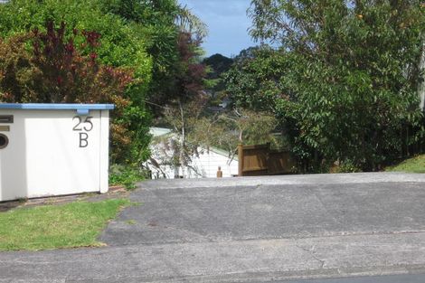 Photo of property in 2/25 Target Road, Totara Vale, Auckland, 0629
