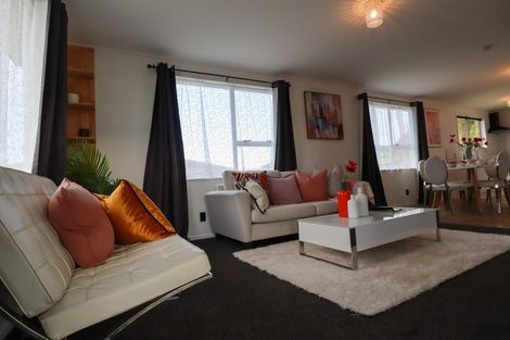 Photo of property in 2/72 Palmers Road, Clendon Park, Auckland, 2103