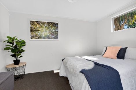 Photo of property in 7 Hinton Place, Weymouth, Auckland, 2103