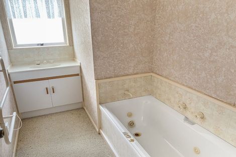 Photo of property in 3 Tasman Street, Levin, 5510