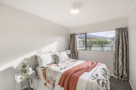 Photo of property in 16 Beachwater Grove, Paraparaumu Beach, Paraparaumu, 5032