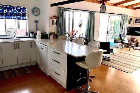 Photo of property in 28 Matakohe Road East, Matakohe, 0593