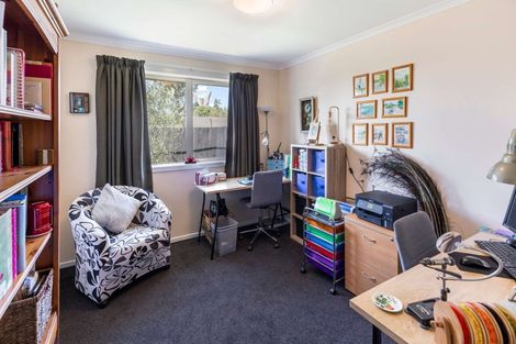 Photo of property in 18 Poynter Place, Tawhero, Whanganui, 4501