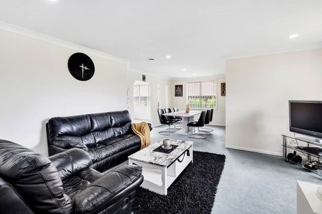 Photo of property in 12 Parkcrest Drive, Henderson, Auckland, 0612