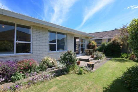 Photo of property in 1/18 Sawtell Place, Northcote, Christchurch, 8052