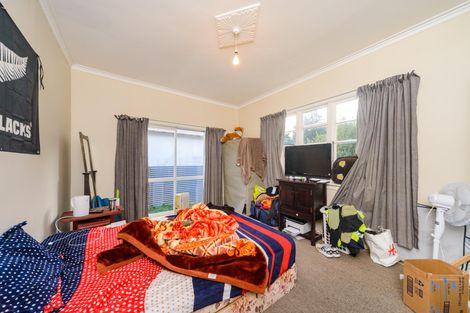 Photo of property in 5 Pahiatua Street, Hokowhitu, Palmerston North, 4410