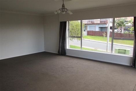 Photo of property in 1 Finchley Road, Torbay, Auckland, 0632