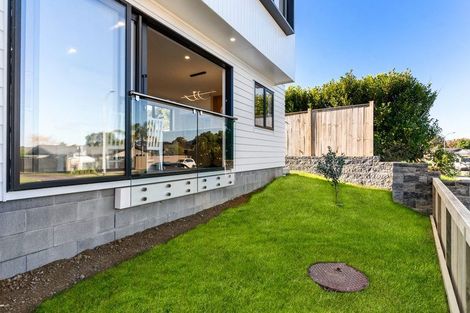 Photo of property in 16a Meadway, Sunnyhills, Auckland, 2010