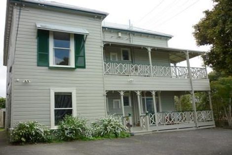 Photo of property in 1/165 Hinemoa Street, Birkenhead, Auckland, 0626
