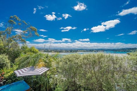 Photo of property in 2/35 Dakota Avenue, Beach Haven, Auckland, 0626