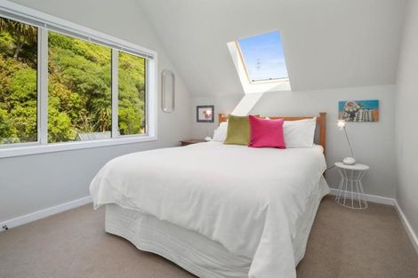 Photo of property in 14 Cavalry Close, Crofton Downs, Wellington, 6035