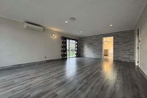 Photo of property in 25 Randwick Place, Randwick Park, Auckland, 2105