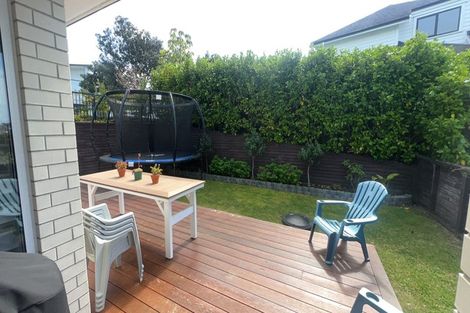 Photo of property in 15 Boardwalk Rise, Long Bay, Auckland, 0630