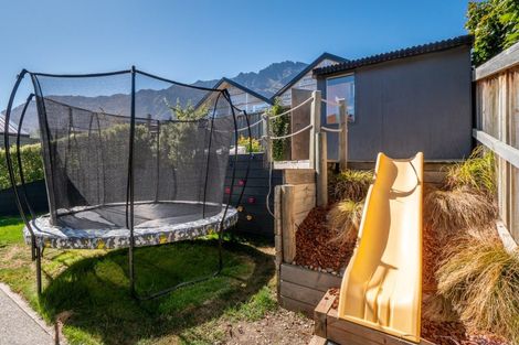 Photo of property in 11 Howden Drive, Jacks Point, 9371