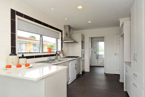 Photo of property in 12 Bodi Place, Te Atatu South, Auckland, 0610