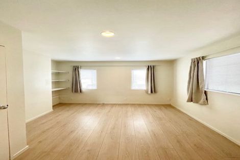 Photo of property in 1/881 East Coast Road, Northcross, Auckland, 0632