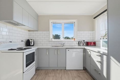 Photo of property in 24 Lee Street, Castlecliff, Whanganui, 4501