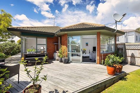 Photo of property in 1a Wesley Avenue, Mount Albert, Auckland, 1025